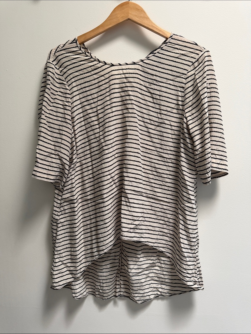 BCBG hi-low asymmetric striped short sleeves top large